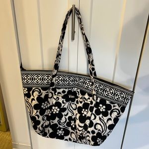 Vera Bradley Tote Travel Bag with Zipper Close